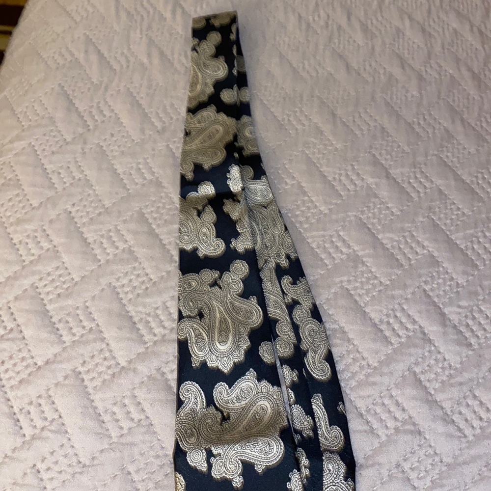 Pierre Cordin “ Paris, New York” Black & Gold Paisley Tie and Pocket Square